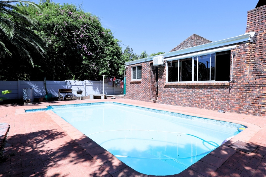 3 Bedroom Property for Sale in Uitsig Western Cape